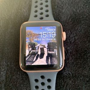 Apple Watch series 3 42mm Rose gold.